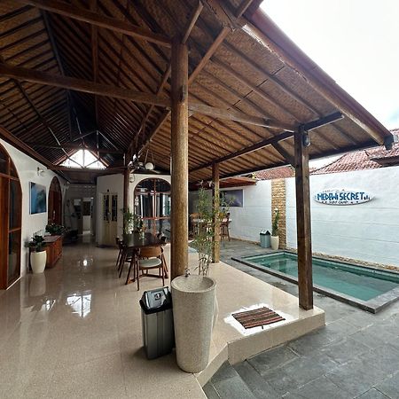 普卢坎 梅德威秘密冲浪营旅馆酒店 外观 照片