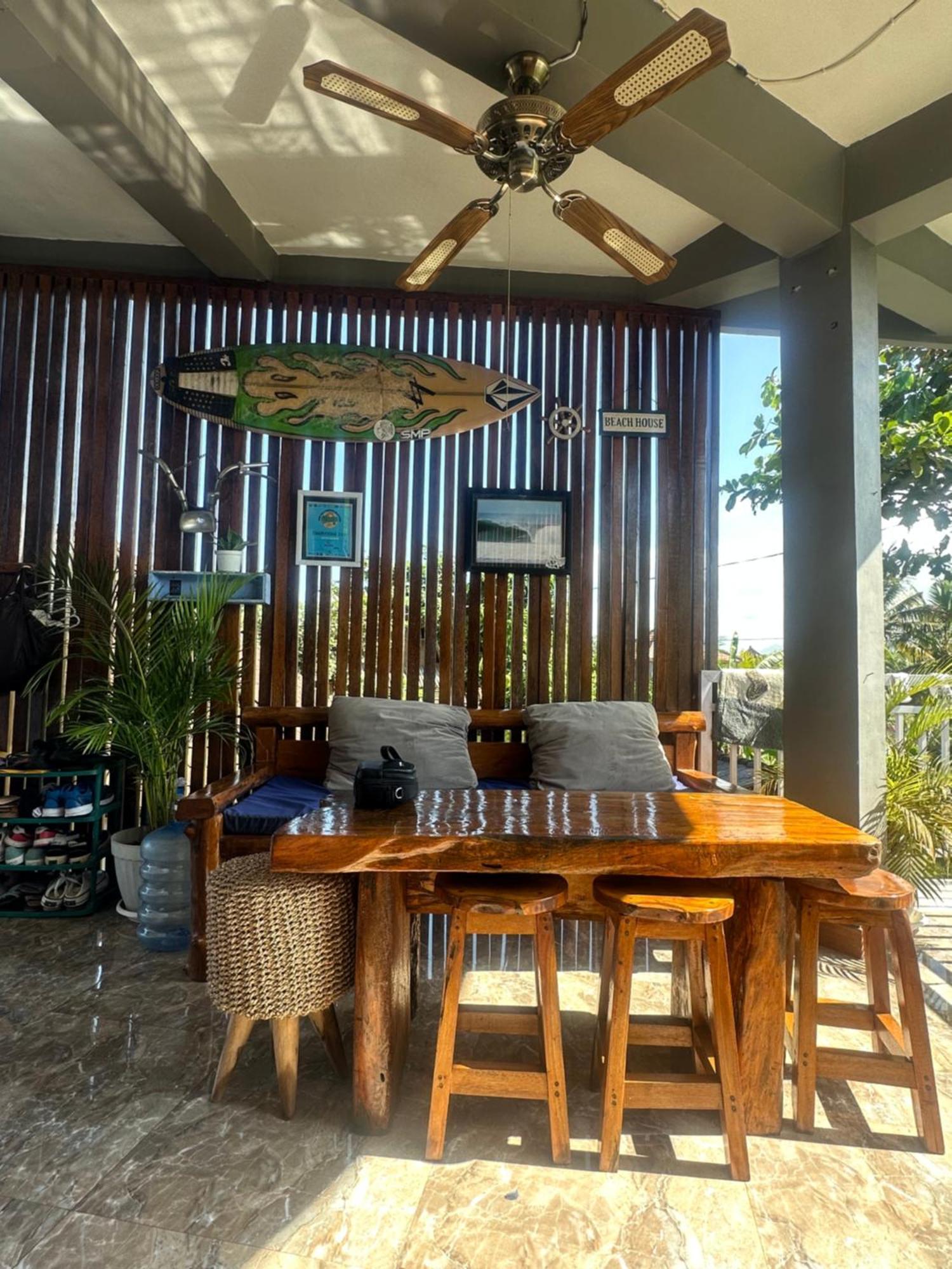 普卢坎 梅德威秘密冲浪营旅馆酒店 外观 照片
