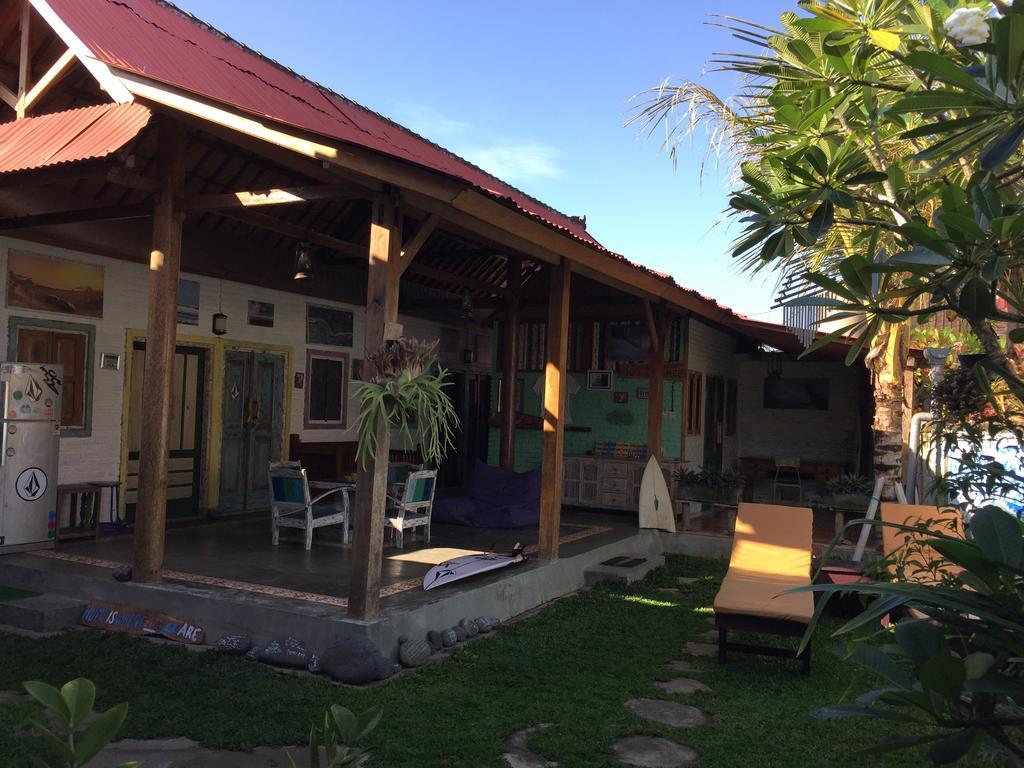 普卢坎 梅德威秘密冲浪营旅馆酒店 外观 照片